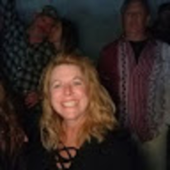 Meet your Posher, Gloria - Picture 1 of 1